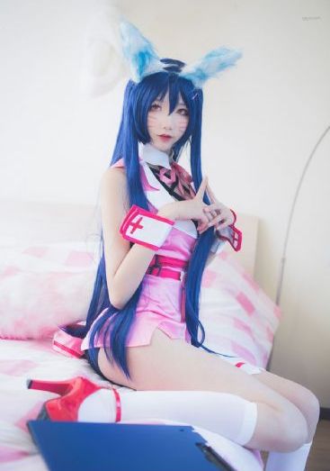 电影女虐