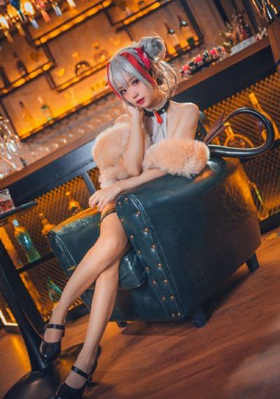 《美丽教师》在线观看